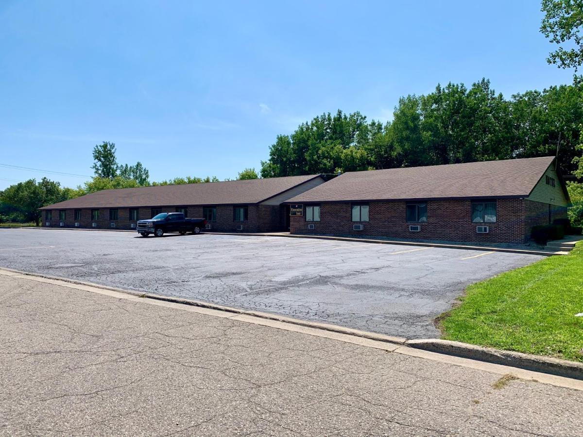 Executive Inn Cass City Exterior photo