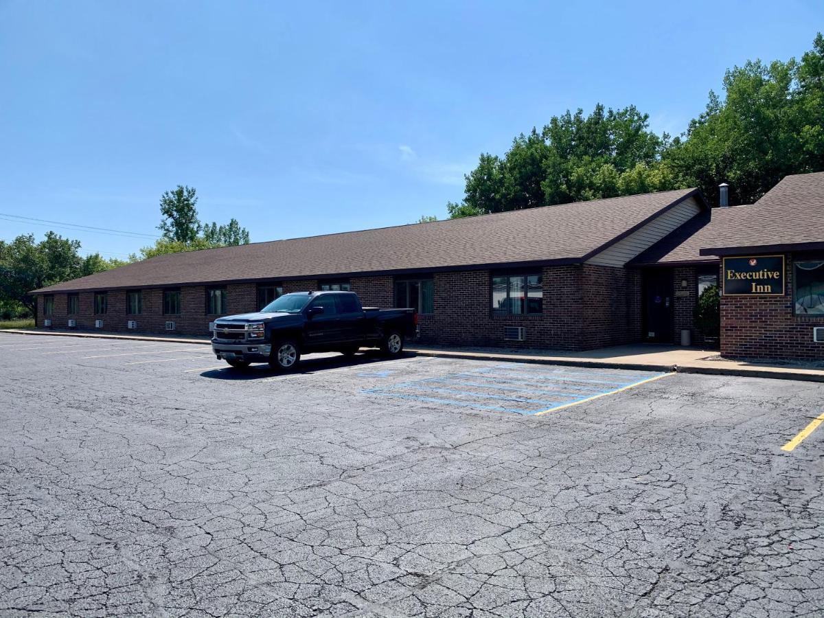 Executive Inn Cass City Exterior photo