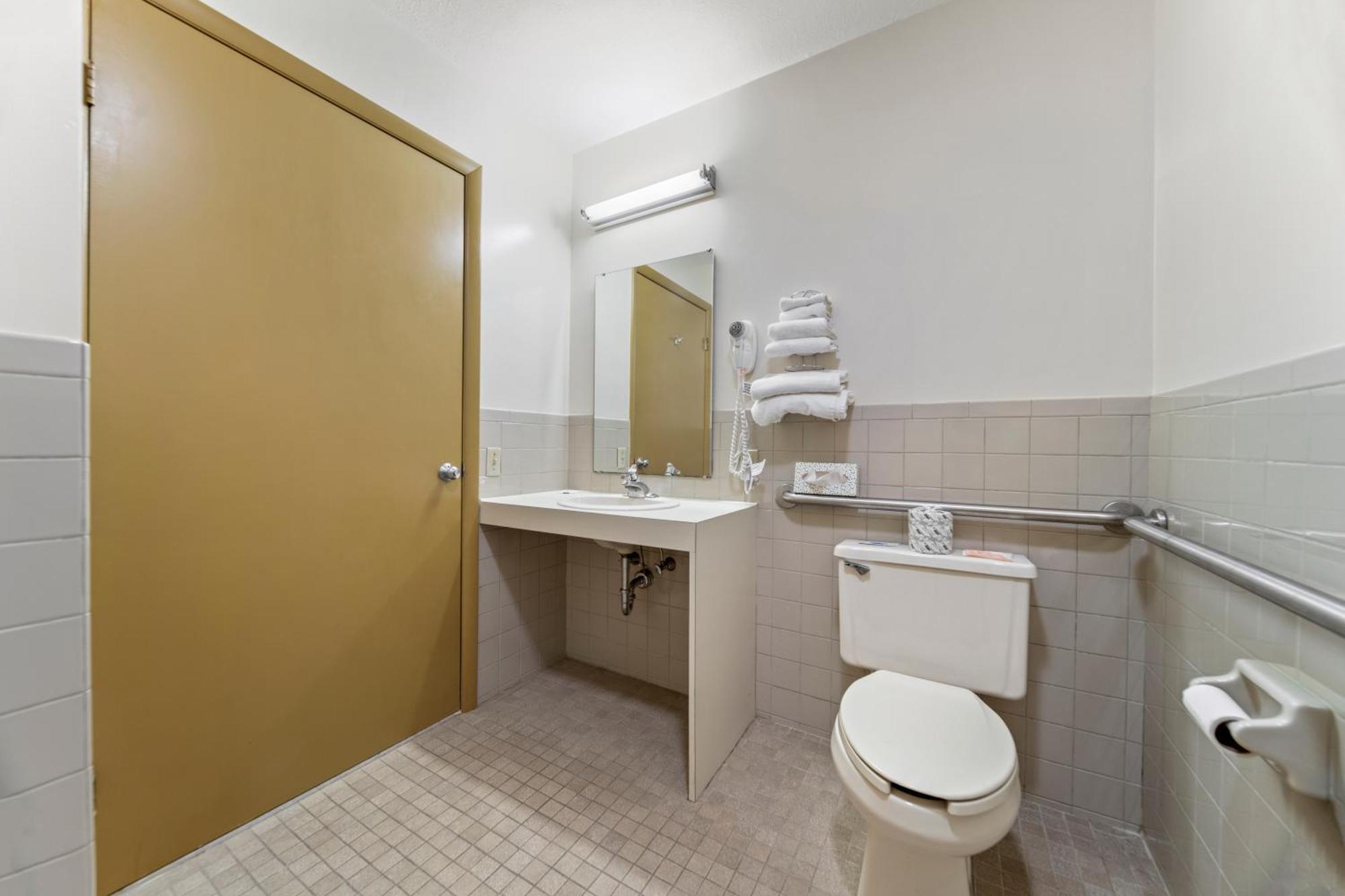 Executive Inn Cass City Room photo